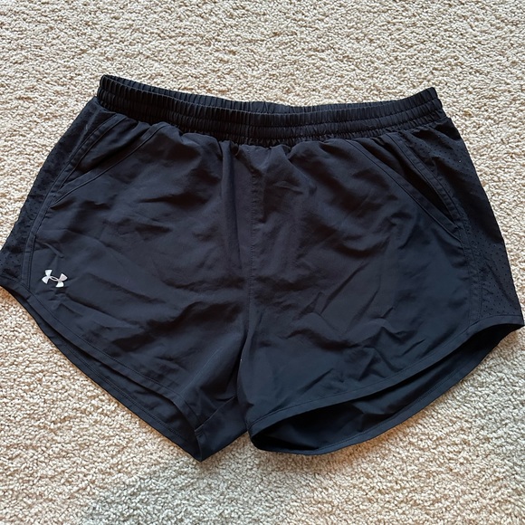 Under Armour Pants - Under Armour Shorts w/ Pockets!